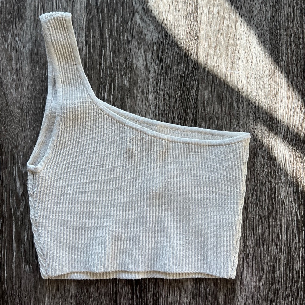 Aritzia Babaton Sculpt Knit tops - Picture 9 of 10